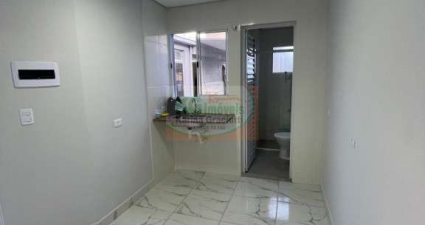 CASA ARRUMADA PARA LOCAÇÃO R$900,00  | 1 DORMI  | COZINHA ESPAÇOSA | VILA LUTÉCIA - SANTO ANDRÉ / SP SAO 5 CASAS NO TERRENO TEM ESCADA