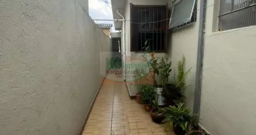 Linda casa térrea com 2 dormitórios, com uma ótima localização para venda por