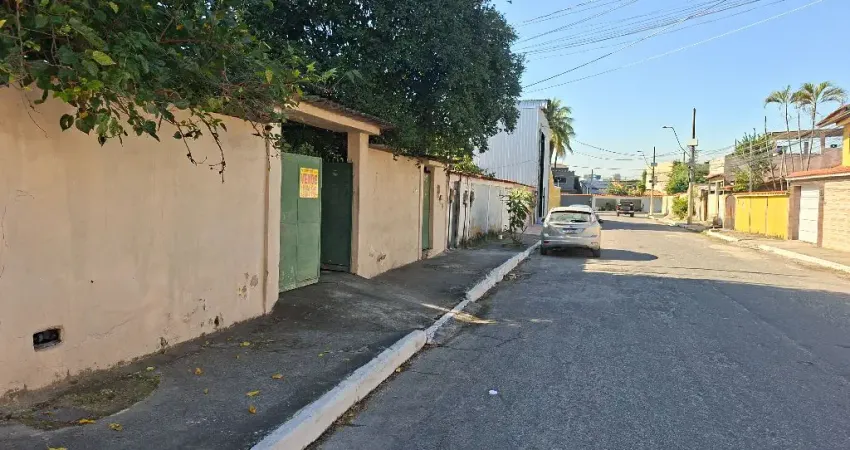 Vendo Casa com terreno, bairro Posse, Nova Iguaçu, RJ.