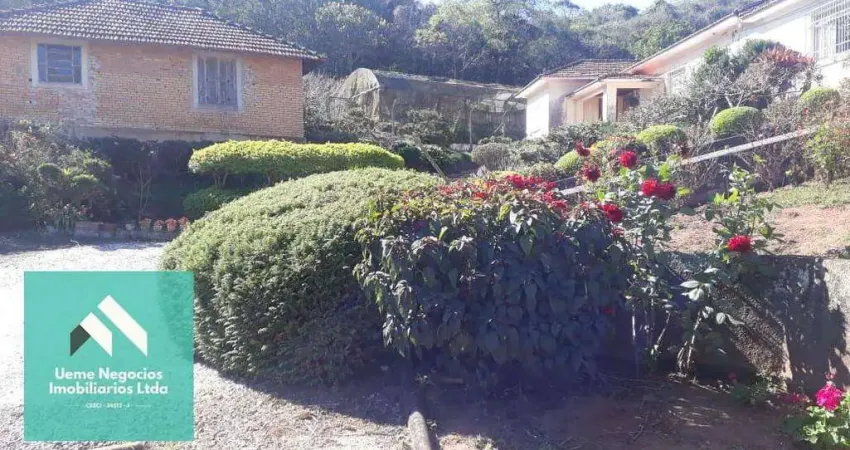 Sitio com otima infra estrutura, documentação em ordem, onibus passa na porta