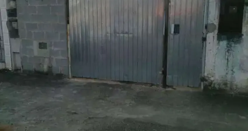 Sobrado com 2 dormitórios à venda por R$ 250.000,00 - Parque Maria Helena - Suzano/SP