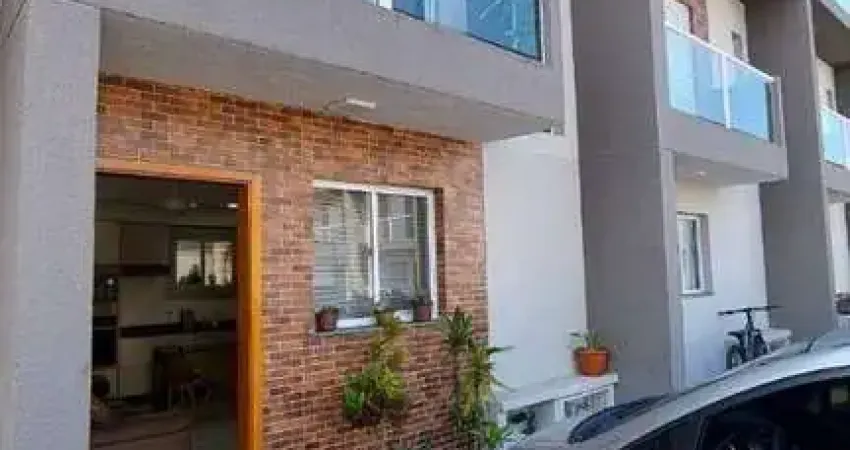 Casa em condomínio fechado com 2 quartos à venda no Parque Santa Rosa, Suzano 