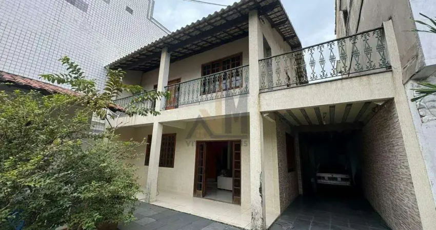 Casa Ampla em Condomínio Fechado com 3 Quartos e Suíte Externa em Vila Kosmos