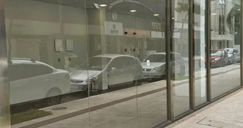 Excelente Sala Comercial Térrea  no centro de Bal. Camboriú