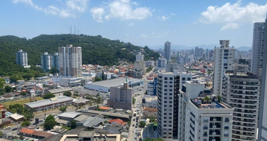 Apartamento de 1 Suíte + 2 dorms. na Fazenda