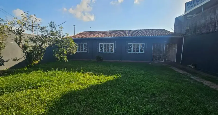 Excelente Casa com Viabilidade de Construção de Predio no Cordeiros