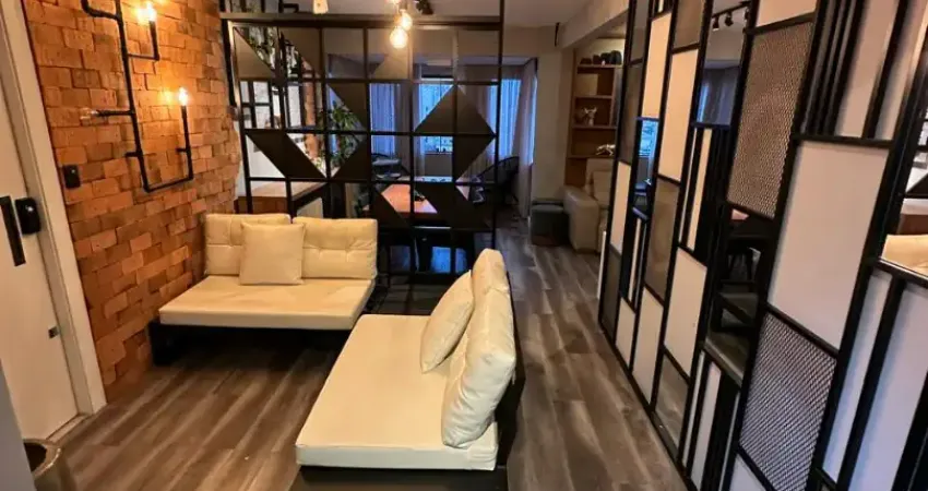 Apartamento mobiliado de 2 suítes + 1 dorm. no centro de itajaí