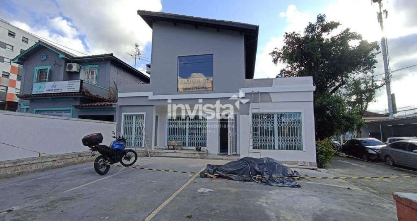 Excelente Casa Comercial de Esquina com 4 vagas de Estacionamento no bairro da Vila Mathias em Santos
