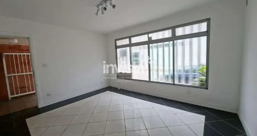 Sobrado Espaçoso Próximo à Praia – Conforto, Amplitude e Localização Privilegiada