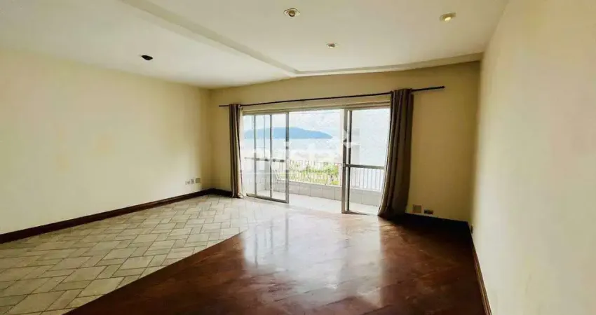 Viva a poucos passos da praia com uma vista incrível para o mar!