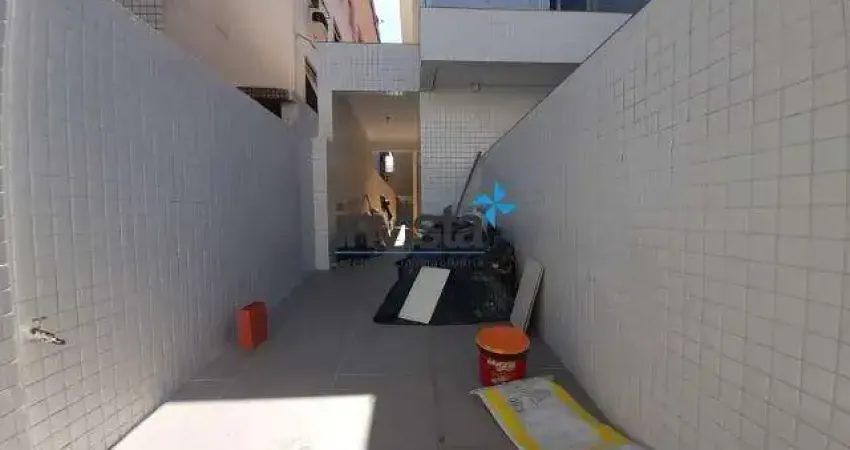 Casa com 3 quartos à venda no Embaré, Santos 