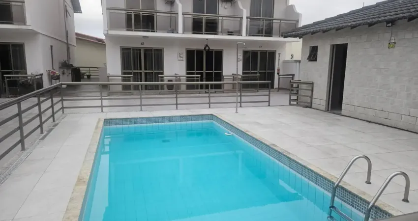 Aluga-se casa com 3 qts. na barra de maricá-condomínio praia das acácias