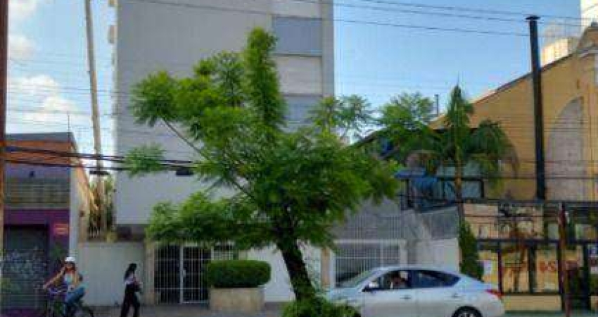 No bairro Cidade Baixa, 3 dormitórios, suite, vaga e terraço