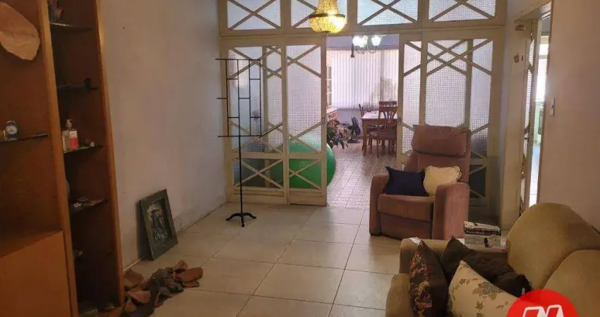 Casa de 2 pavimentos com 207 m² no bairro Rio Branco.