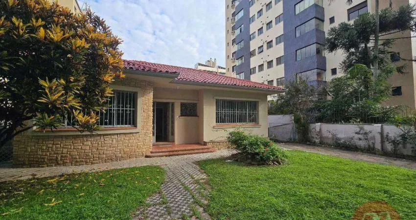 Casa com 3 dormitórios para alugar, 250 m² por R$ 9.483/mês - Petrópolis - Porto Alegre/RS