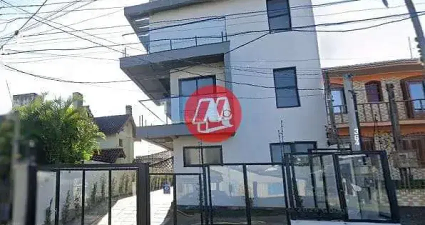 No bairro tristeza, casa em condomínio com 2 andares, 3 dormitórios, suíte e 2 vagas.