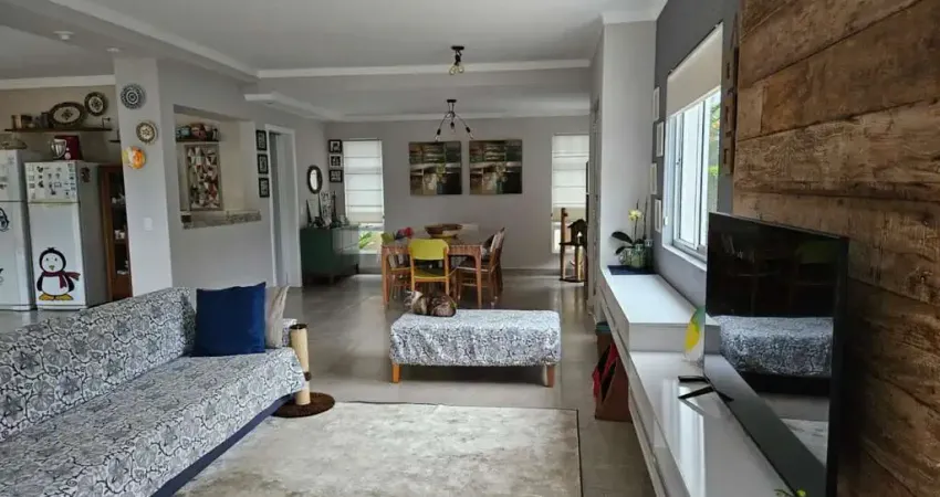 Casa Alto Padrão para Venda em Jandira, Parque Nova Jandira, 2 dormitórios, 2 suítes, 3 banheiros, 4 vagas