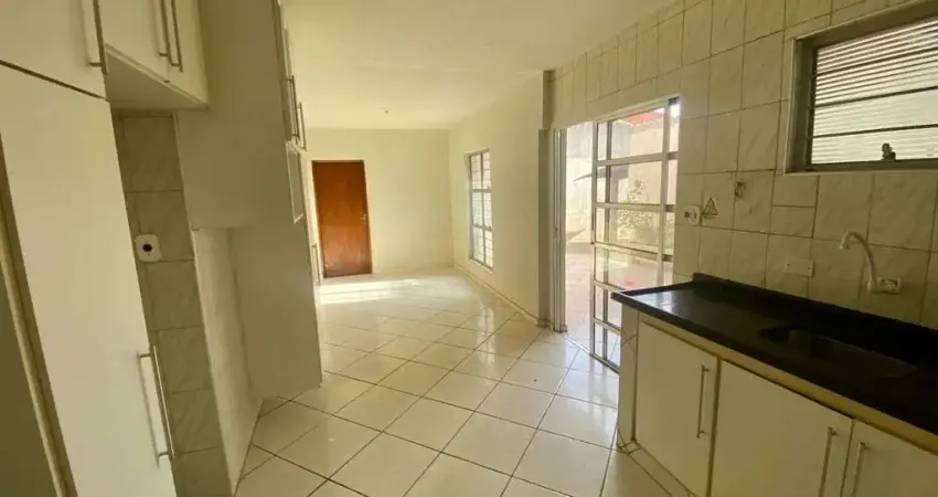 Casa para Venda em Sorocaba, Vila Colorau, 3 dormitórios, 1 suíte, 2 banheiros, 1 vaga