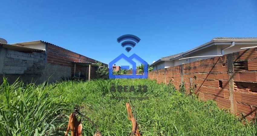 Terreno Lote Inteiro à Venda no bairro Perequê Mirim em Caraguatatuba, SP - Com Área Generosa de 33