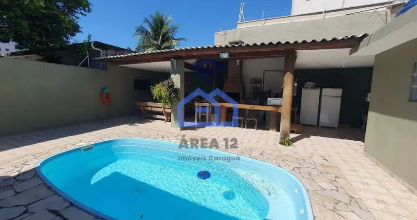 Casa à venda no bairro Martin de Sá - 4 dormitórios, sendo 2 suítes, sala, 4 banheiros, Área de laz