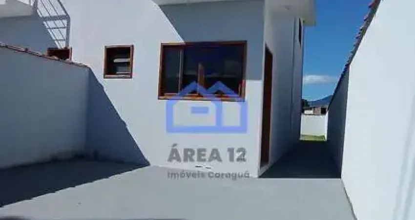 Sobrado à Venda no bairro do Morro do Algodão em Caraguatatuba, SP - 78m² com 02 suítes espaçosas,