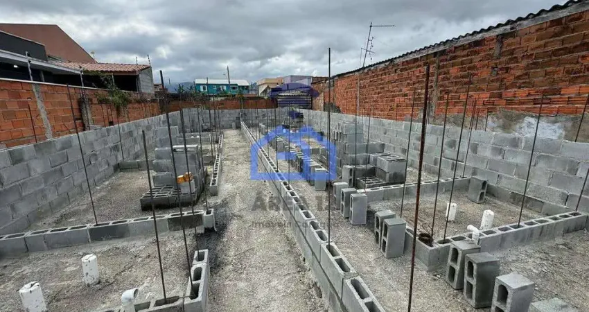 Casa à venda no bairro dos Golfinhos em Caraguatatuba, SP - 74.98m² de construção, oportunidade imp