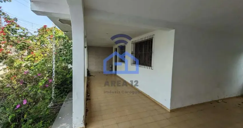 Casa ampla com edícula à venda no bairro Jardim Primavera em Caraguatatuba, SP - 4 dormitórios, gar