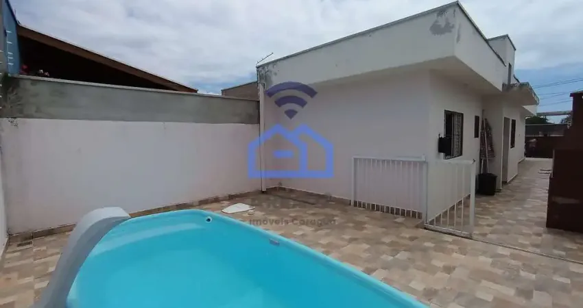 Casa à Venda no bairro do Morro do Algodão em Caraguatatuba, SP - Duas suítes e Piscina em 180m² de