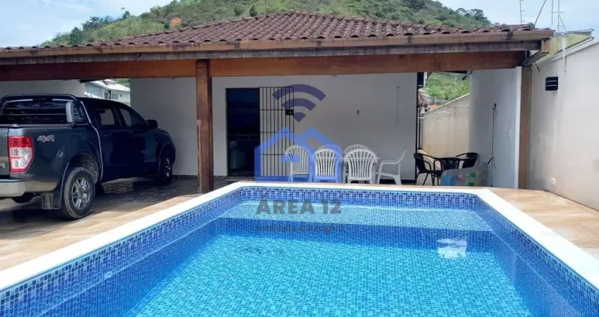 Casa com piscina à venda no bairro da Martim de Sá em Caraguatatuba, SP - Venha se encantar pelo se