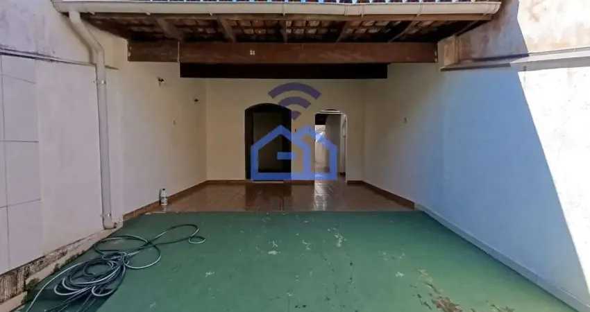 Casa à venda no bairro Estrela D'alva em Caraguatatuba, SP - 02 dormitórios, garagem coberta para 0