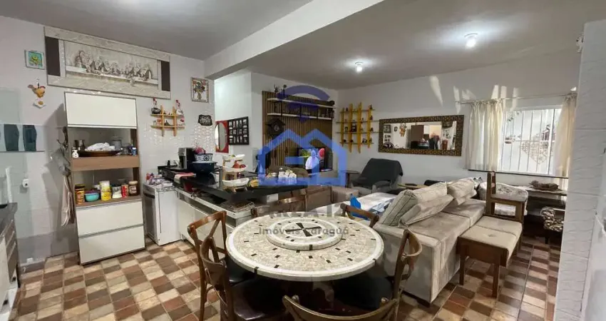 Casa à venda no bairro da Martim de Sá em Caraguatatuba, SP - Viva com conforto e comodidade!