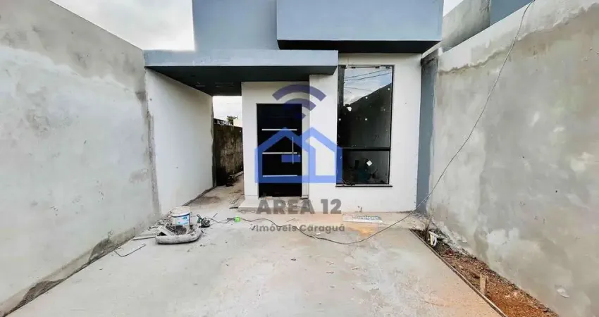 Casa de 2 dormitórios à Venda no bairro do Golfinho em Caraguatatuba, SP