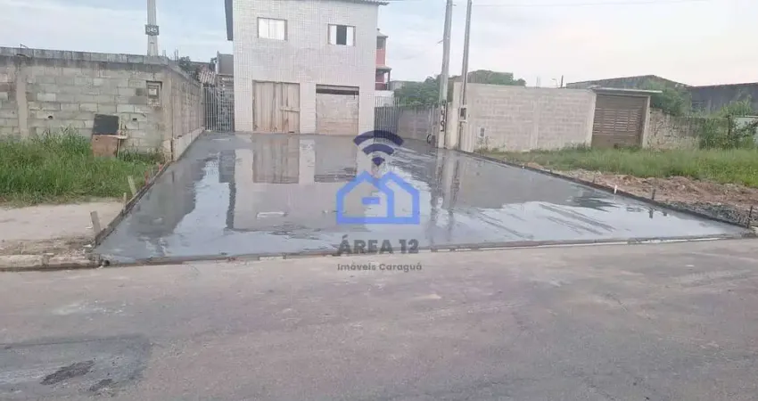 Kitnet  para 2 pessoas para locação no bairro Barranco Alto em Caraguatatuba, SP com boa localizaçã