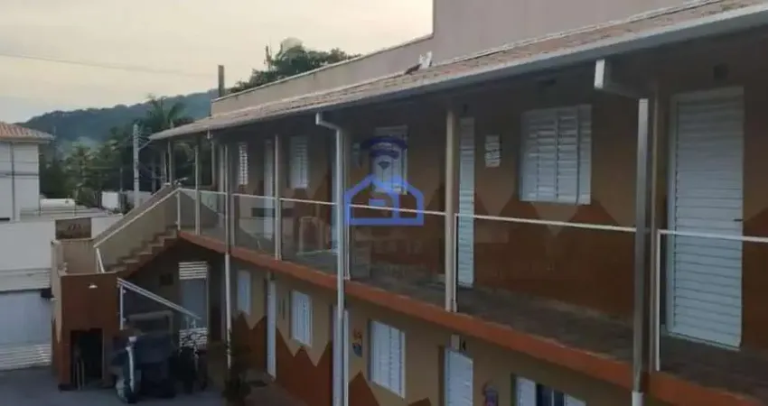 Kitnet em condomínio à venda a apenas 300m da praia no bairro do Massaguaçu em Caraguatatuba, SP