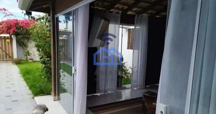 Excelente Casa à venda localizada a apenas 50m da Praia no bairro do Porto Novo em Caraguatatuba, S