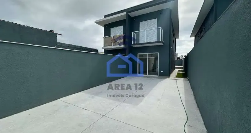 Lindo sobrado a venda, com 2 suítes, piscina e churrasqueira, balneário dos golfinhos, caraguatatub