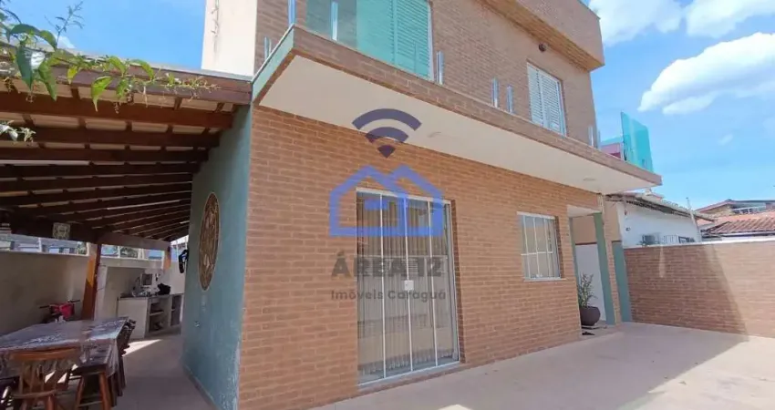 Sobrado à venda a 80 metros da avenida da praia no bairro praia das palmeiras em caraguatatuba, sp