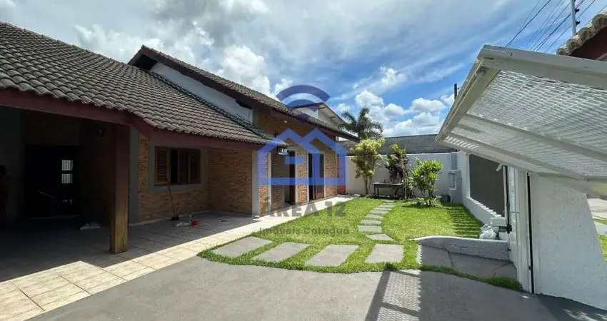 Casa à venda com 3 dormitórios a apenas 100 metros da praia do indaiá – um dos bairros mais nobres