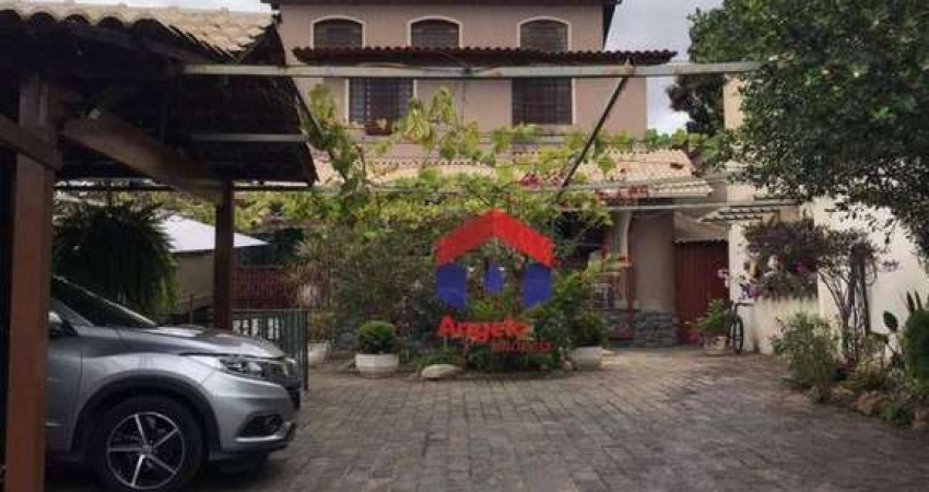 Casa com 8 quartos à venda por R$ 850.000 - Venda Nova - Belo Horizonte/MG