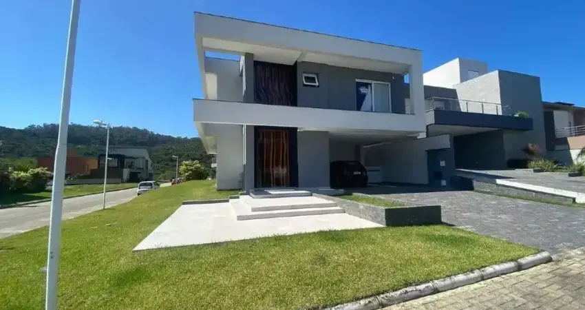 Linda casa alto padrão com arquitetura moderna, 04 dormitórios, sendo 02 suítes + 02 demi-suítes, à venda nos ingleses!