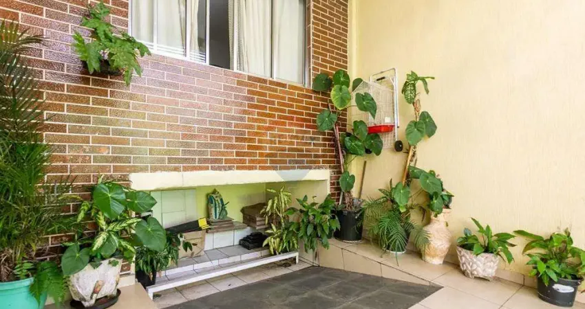 Sobrado à venda na Vila Brasilina – Rua tranquila e residencial