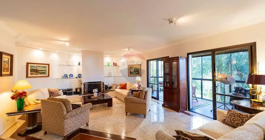 Apartamento à Venda no Morumbi, 204m², 03 dormitorios, 02 vagas, deposito, 1 por andar, em Localização Privilegiada