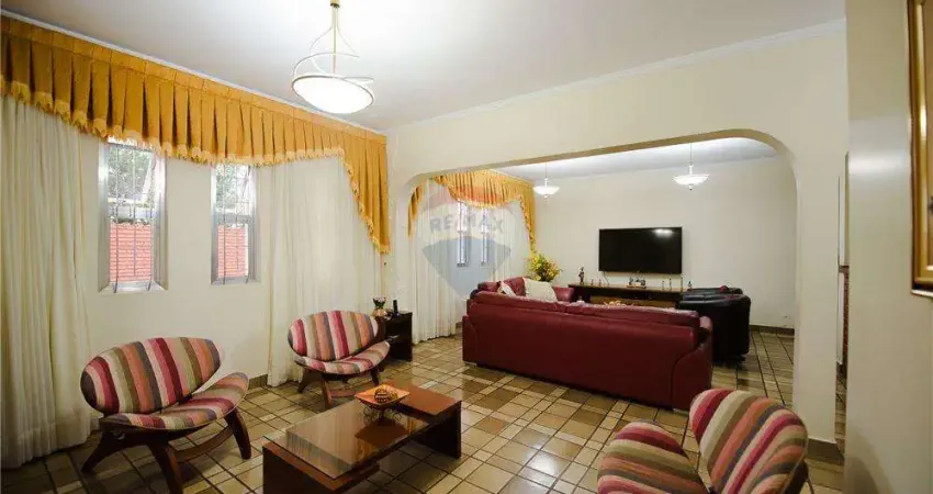 Casa aconchegante de 310M² construída no Jardim Marisa