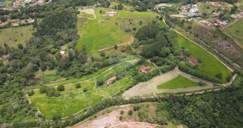 GLEBA RURAL DE 23.500 m² COM UMA LINDA CASA EM ESTILO RÚSTICO DE 530 M² NA CIDADE DE PIRACAIA