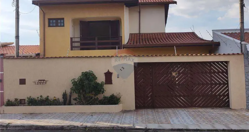 SOBRADO COM 3 SUITES SENDO 1 MASTER VIA NORTE