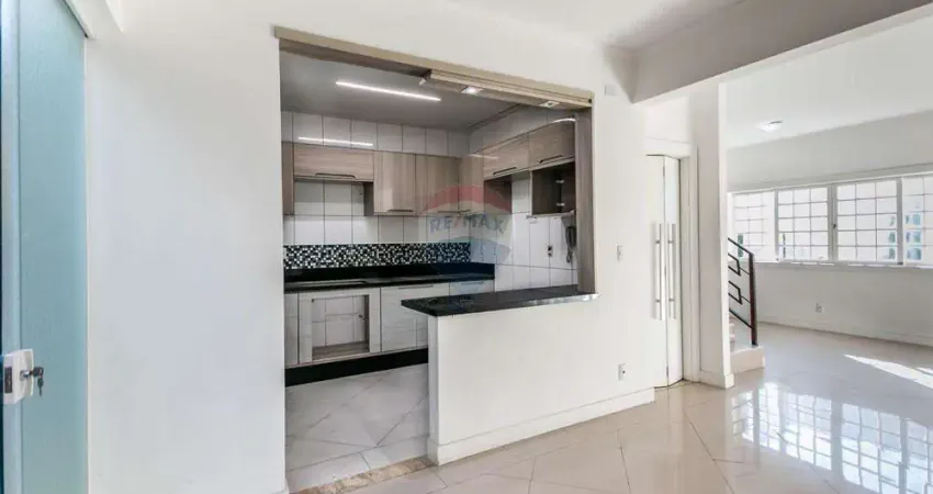 Sobrado com 3 dorms com ar condicionado 1 suite, churrasqueira e 2 vagas