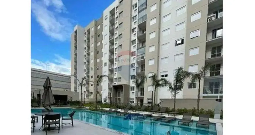 Apartamento de 55m, 2 dormitórios, 1 vaga, com ótima localização, perto de estação!