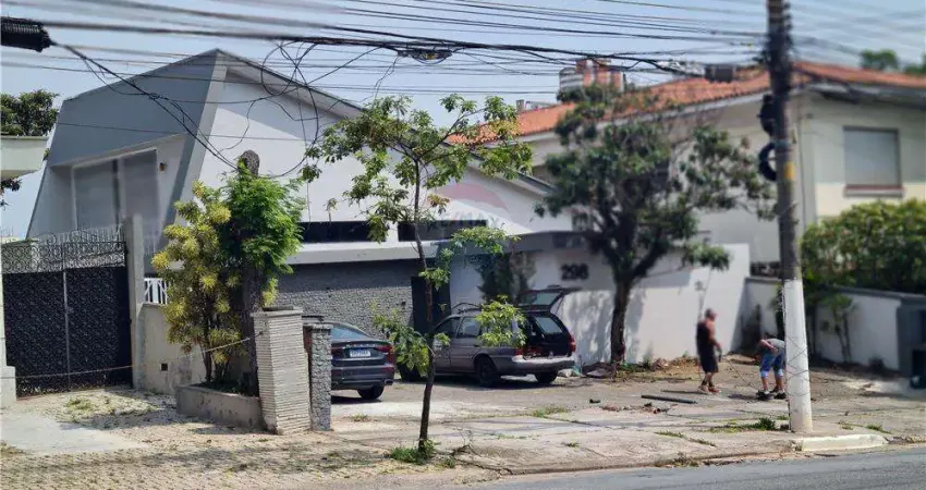 Casa comercial no pacaembu - espaço versátil com 12 vagas de garagem!