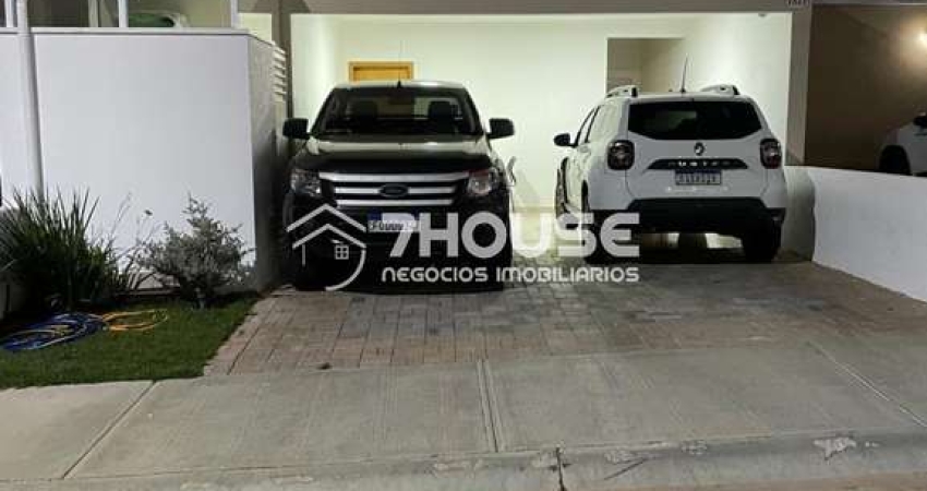 Venda de Casa em Condomínio com 3 Quartos, 3 Banheiros e 4 Vagas de Garagem na Cidade de  - Bairro - 180m²