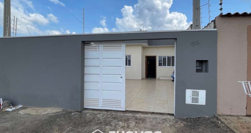 Casa à venda em Paulínia-SP, Alto do Mirante: 3 quartos, 1 suíte, 2 salas, 2 banheiros, 2 vagas, 77m².